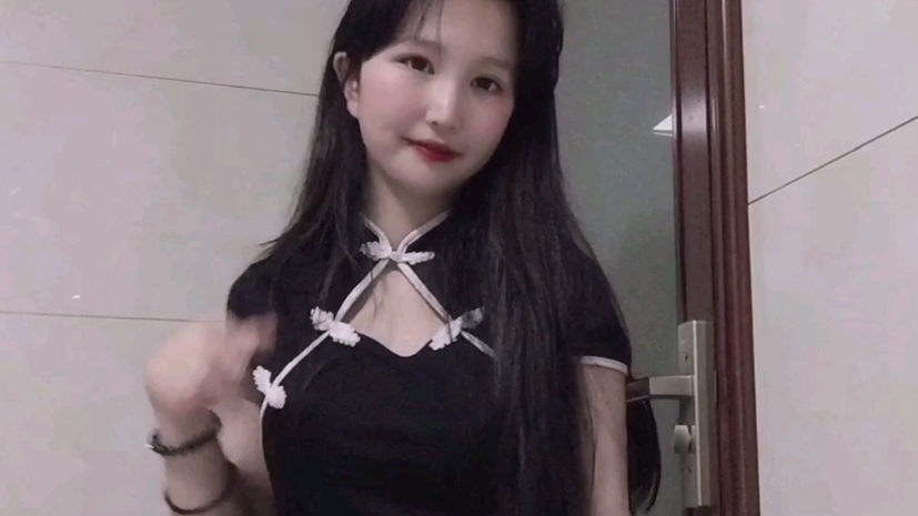 16岁旗袍小姐姐升2次调翻唱《痒》进来造作呀~耳机党福利